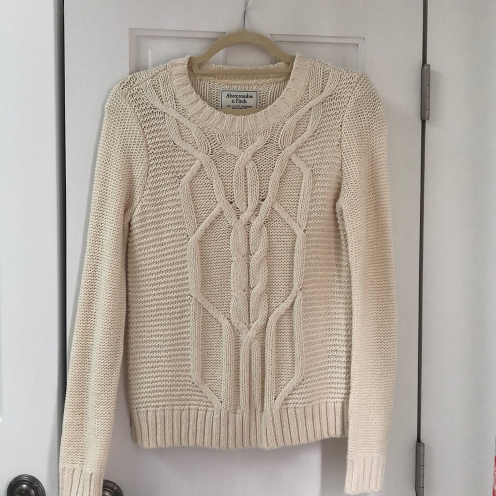 Abercrombie & Fitch cable knit sweater